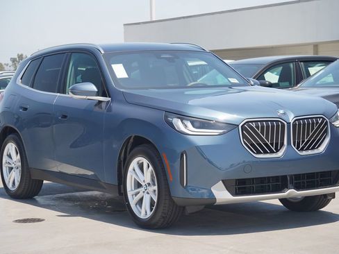 Used 2025 BMW X3 xDrive30i w/ Convenience Package image 3