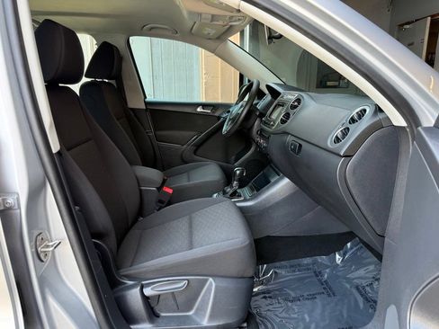 Used 2018 Volkswagen Tiguan Limited FWD image 20