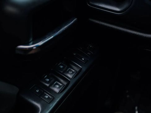 Used 2017 GMC Sierra 2500 2WD Crew Cab w/ Sierra Convenience Package image 17