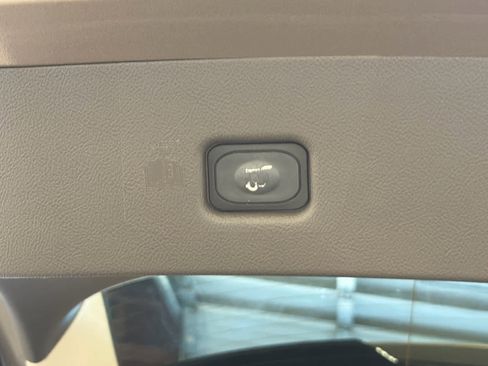 Used 2021 Lincoln Nautilus Reserve w/ Equipment Group 201A image 8