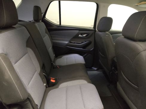 Used 2018 Chevrolet Traverse LT FWD image 19