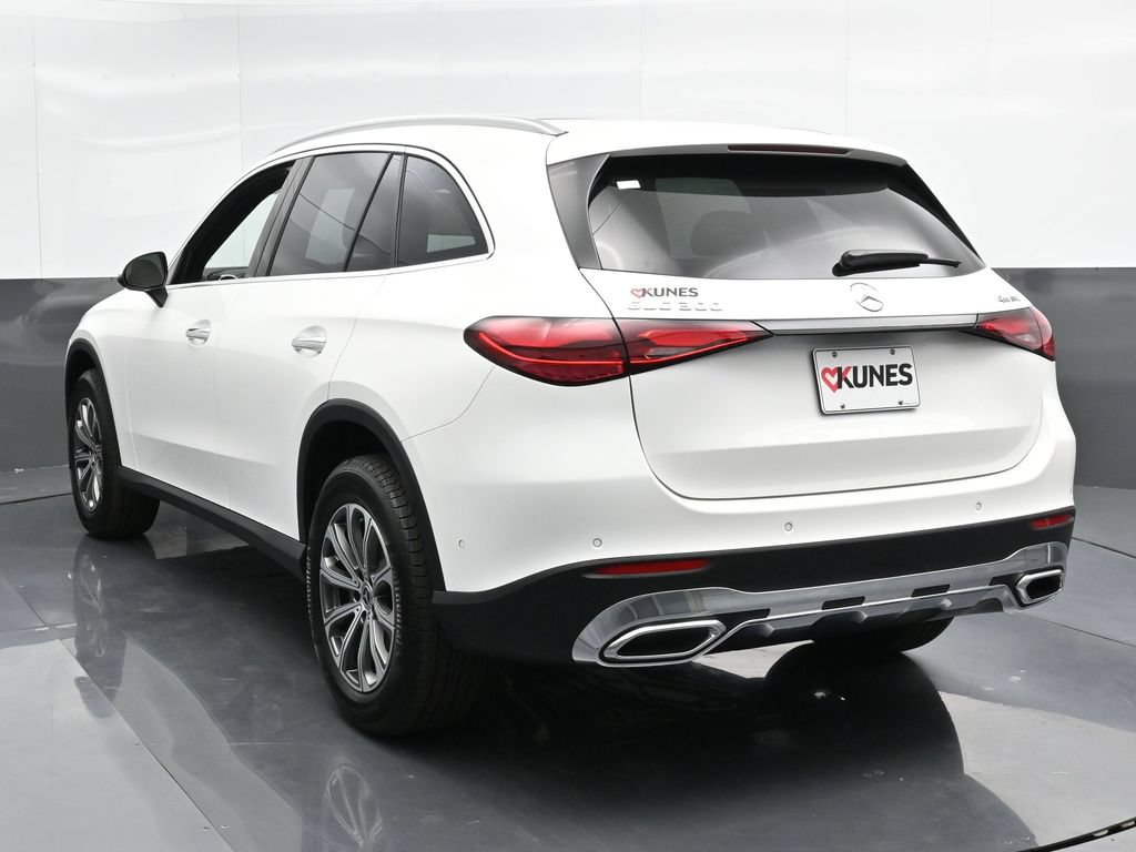 Used 2025 Mercedes-Benz GLC 300 4MATIC image 9