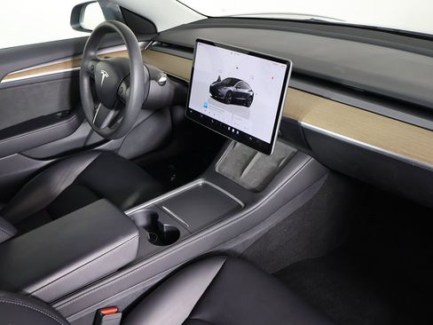 Used 2023 Tesla Model 3 Standard Range image 25