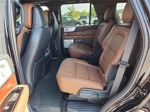 New 2023 Lincoln Navigator Reserve image 16