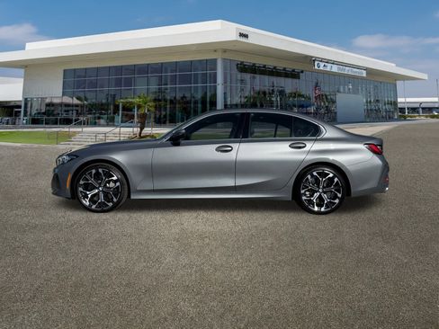Used 2025 BMW 330i Sedan w/ Convenience Package image 6