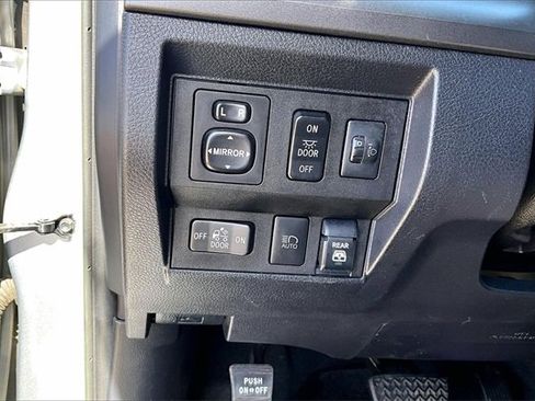 Used 2019 Toyota Tundra SR5 w/ SR5 Upgrade Package image 26