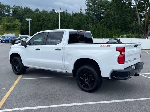 Used 2026 Chevrolet Silverado 1500 LT Trail Boss w/ LT Trail Boss Premium Package AWD/4WD image 3