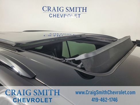 Used 2025 Cadillac Escalade Sport Platinum w/ LPO, Floor Liner Package AWD/4WD image 10