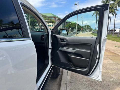 Used 2020 Chevrolet Colorado LT w/ Safety Package image 14