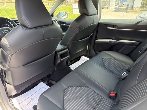 Used 2018 Toyota Camry SE image 25