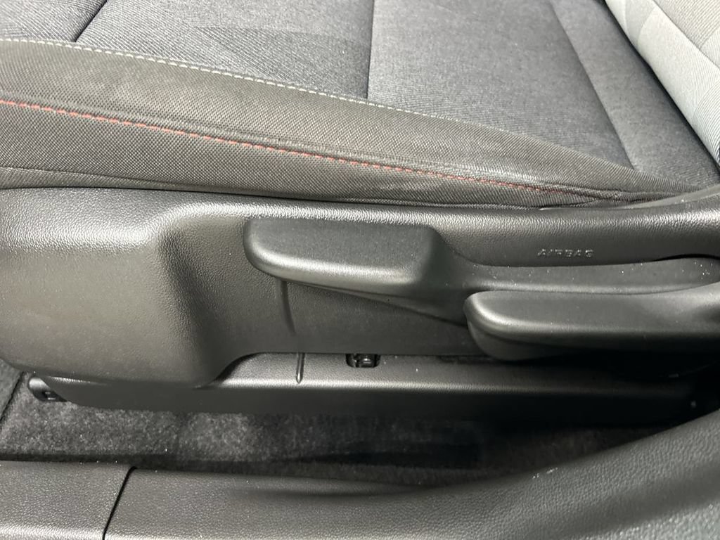 Certified 2024 Chevrolet Trax RS FWD image 10