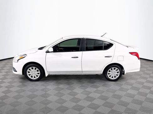 Used 2019 Nissan Versa SV FWD image 4