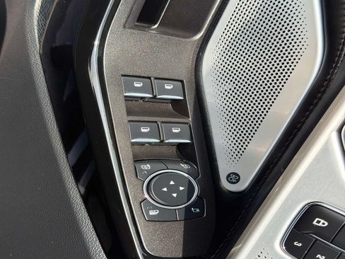 Used 2023 Ford Explorer Platinum w/ Technology Package AWD/4WD image 19