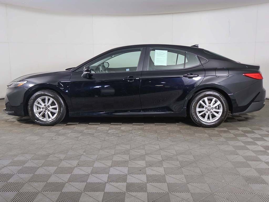 Used 2025 Toyota Camry LE FWD image 15
