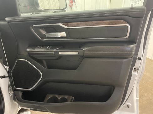 Used 2019 RAM 1500 Laramie image 34