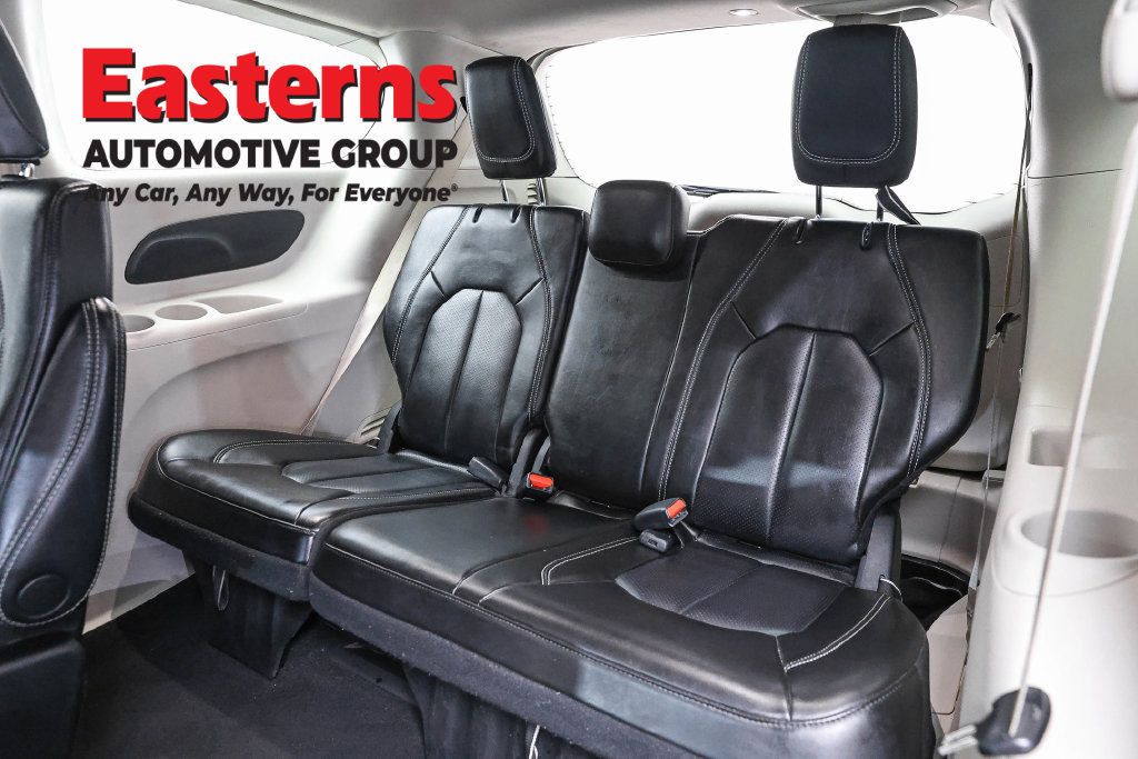 Used 2023 Chrysler Pacifica Touring-L FWD image 29