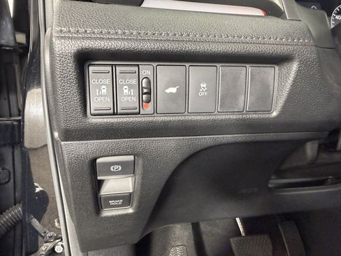 Used 2025 Honda Odyssey Sport-L image 22