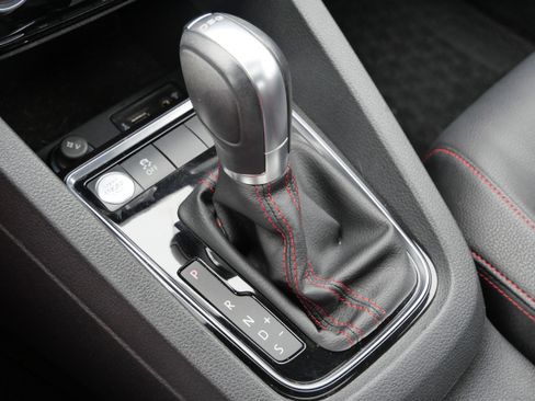 Used 2018 Volkswagen Jetta GLI image 24