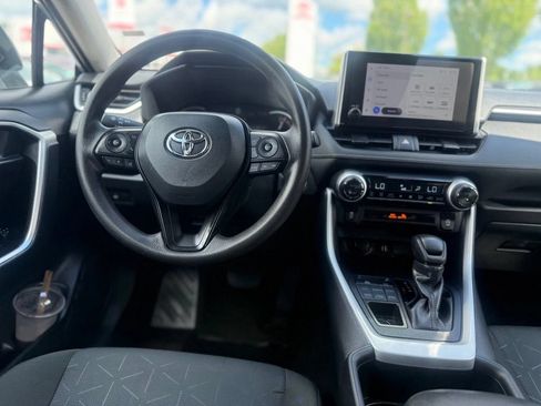 Used 2025 Toyota RAV4 XLE AWD/4WD image 21