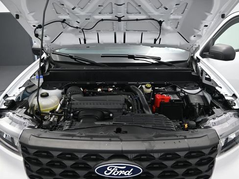 Certified 2025 Ford Maverick XL w/ Equipment Group 102A AWD/4WD image 11