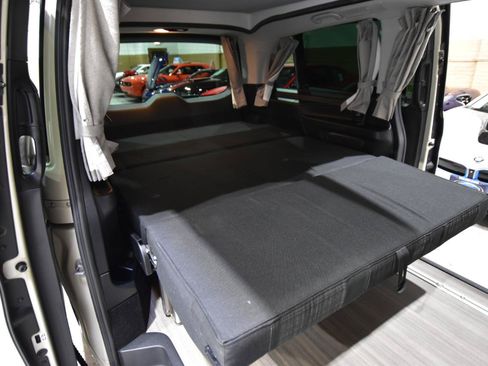 Used 2020 Mercedes-Benz Metris Passenger image 45