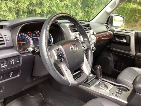 Used 2015 Toyota 4Runner Limited image 10