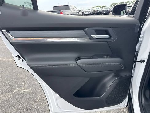 New 2027 GMC Terrain Elevation w/ Technology Package II AWD/4WD image 29