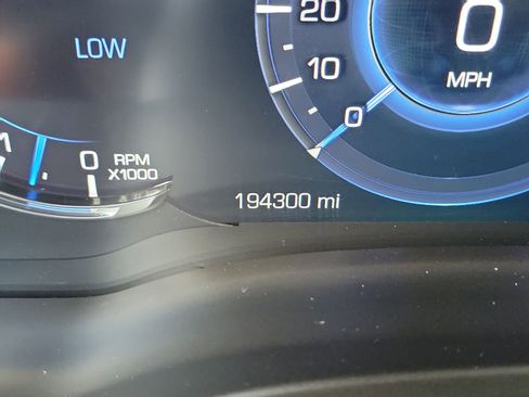 Used 2019 Cadillac Escalade ESV Premium Luxury AWD/4WD image 24