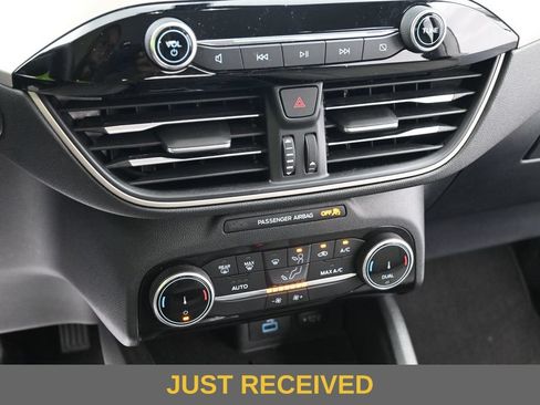 Used 2022 Ford Escape SE w/ Convenience Package FWD image 11