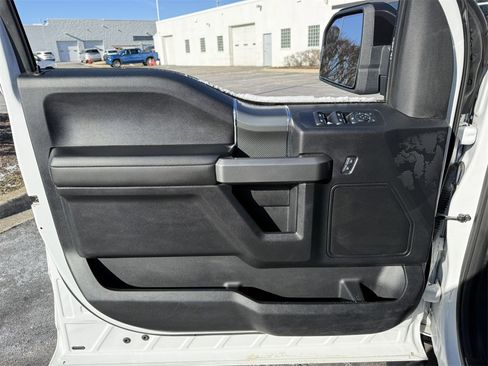 Used 2017 Ford F150 XLT w/ Equipment Group 302A Luxury image 12