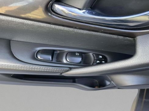 Used 2019 Nissan Rogue SV image 22