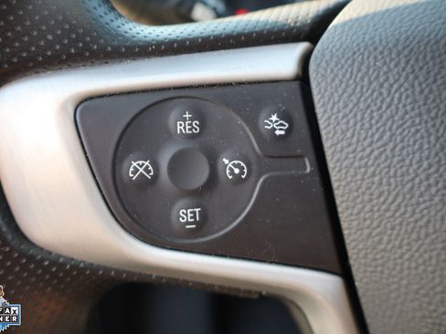 Used 2024 GMC Terrain SLE AWD/4WD image 14