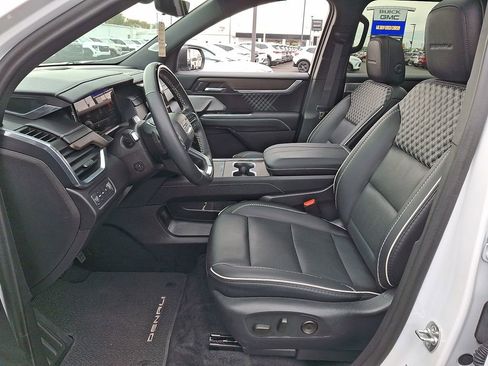 Used 2024 GMC Acadia Denali w/ Super Cruise Package image 15