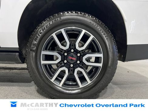 Used 2023 GMC Yukon XL AT4 w/ Technology Package AWD/4WD image 37