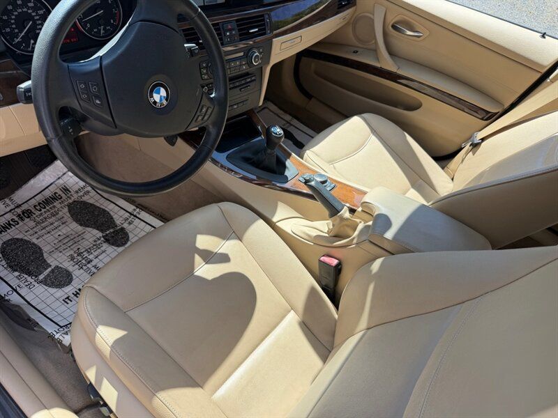 Used 2011 BMW 335i xDrive Sedan AWD/4WD image 15