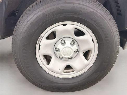Used 2019 Toyota Tacoma SR5 RWD image 34