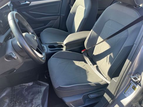 Used 2025 Volkswagen Jetta Sport image 32