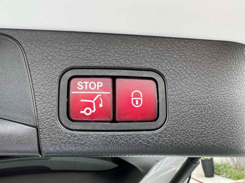 Used 2020 Mercedes-Benz GLB 250 4MATIC image 59