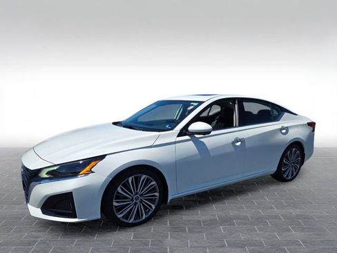Used 2023 Nissan Altima 2.5 SL FWD image 3