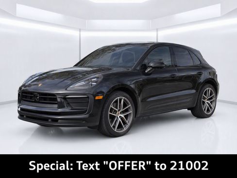 Used 2024 Porsche Macan AWD/4WD image 1