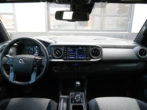 Used 2021 Toyota Tacoma TRD Off-Road image 32