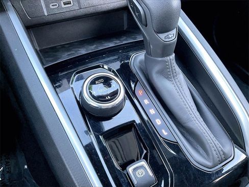 Used 2023 Chevrolet Colorado Trail Boss w/ Advanced Trailering Package image 32