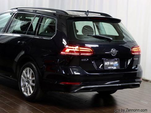 Used 2019 Volkswagen Golf S image 8