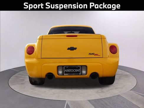 Used 2004 Chevrolet SSR w/ Preferred Equipment Group image 7