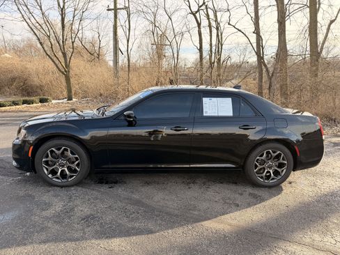 Used 2018 Chrysler 300 S w/ 300S Premium Group image 6