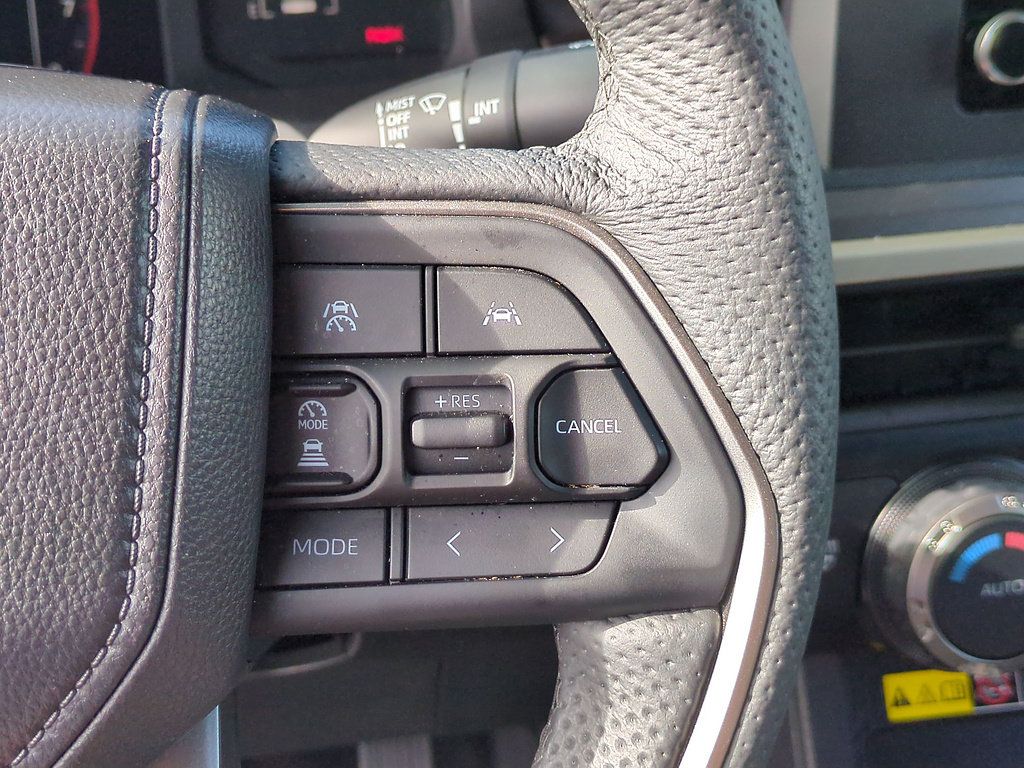 Certified 2025 Toyota Tacoma SR5 AWD/4WD image 18