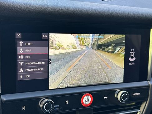 New 2026 Porsche Macan image 22