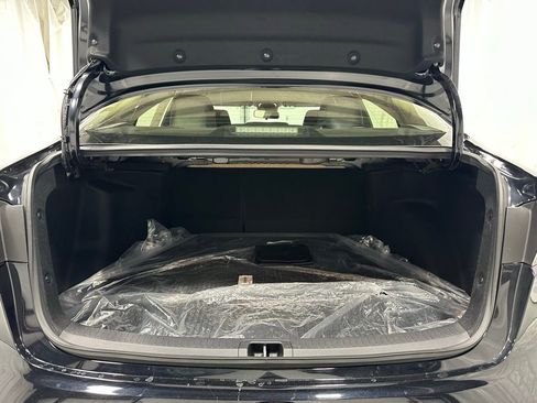 Used 2025 Toyota Corolla LE image 46