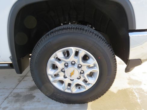 New 2026 Chevrolet Silverado 3500 LTZ w/ LTZ Convenience Package AWD/4WD image 11
