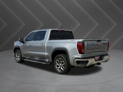 Used 2023 GMC Sierra 1500 SLT w/ SLT Premium Package image 5